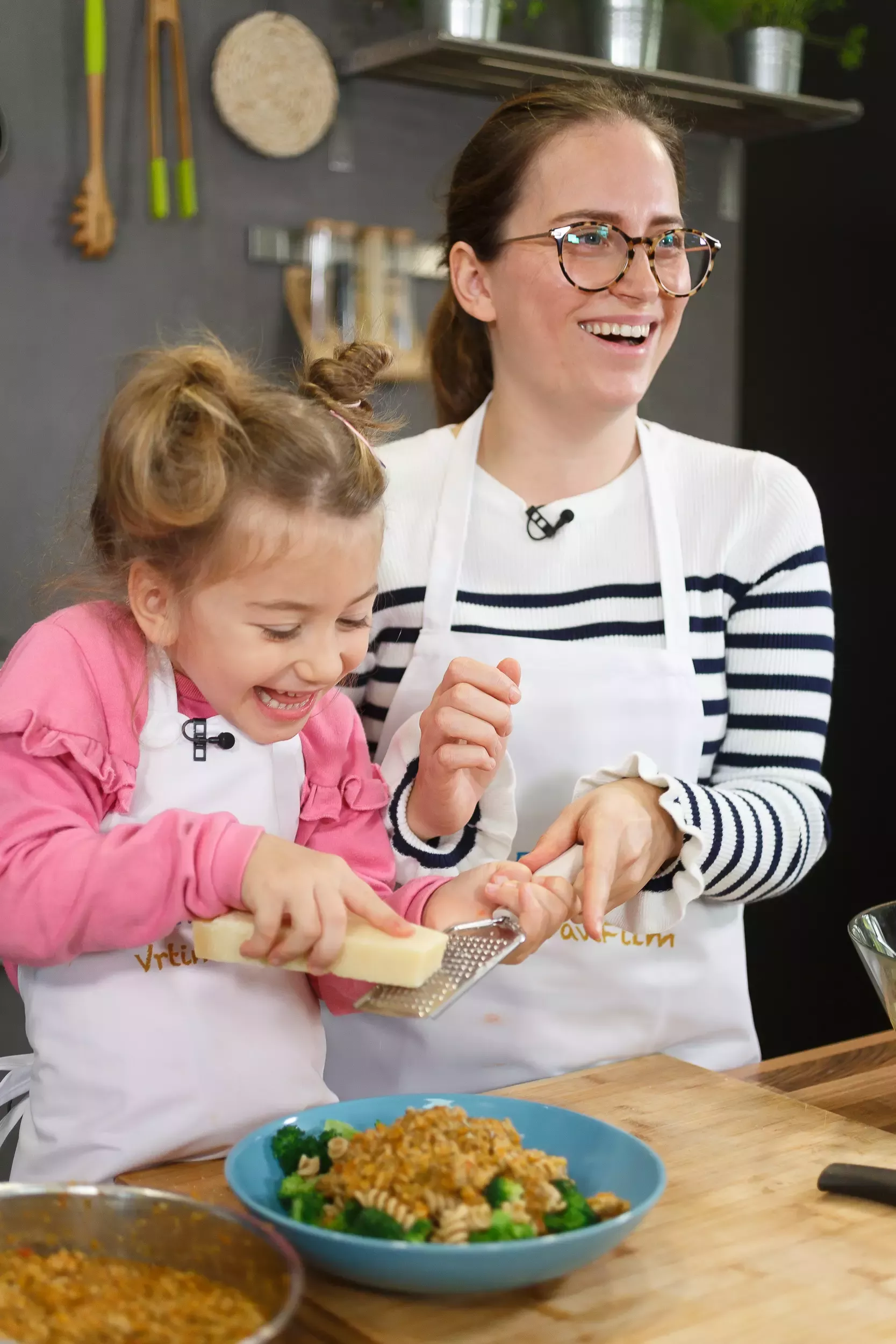Nestlé Vrtim Zdravi Film – Nastasja I Gaia Petric kuhaju pastu